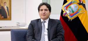 Andr&eacute;s Ar&aacute;uz desempe&ntilde;aba, desde 2015, el cargo de ministro Coordinador de Conocimiento y Talento Humano