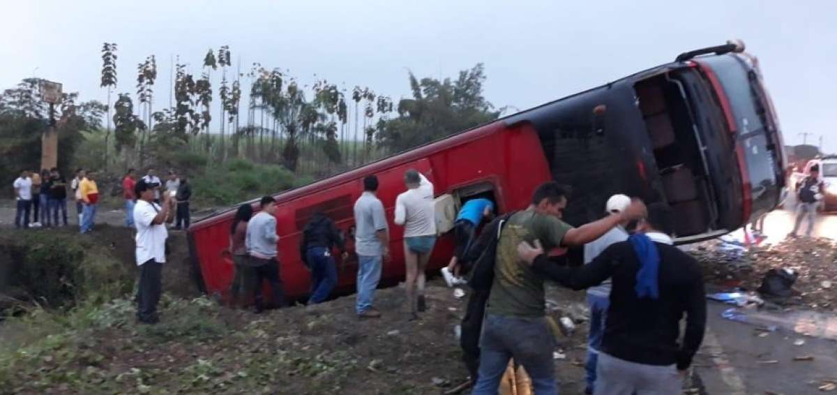 Cuatro muertos dej&oacute; accidente de tr&aacute;nsito en Naranjal