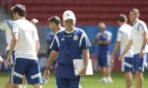 Alejandro Sabella dirigi&oacute; el entrenamiento en el estadio Man&eacute; Garrincha de Brasilia. Foto: AFP