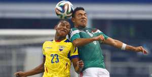 El volante Carlos Gruezo jug&oacute; ante M&eacute;xico el s&aacute;bado pasado.