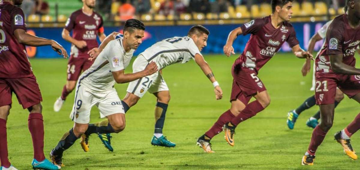 M&oacute;naco gana 1-0 en Metz con un gol de Falcao