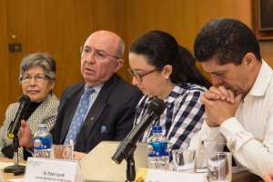 Piedad Mancero, Luis Gallegos y Pablo Fajardo (izq. a der.) participaron en el conversatorio en la U. Andina. Foto: Mario Egas / El Tel&eacute;grafo