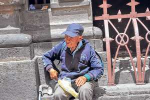 Los &lsquo;abuelos&rsquo; viven con ingresos menores