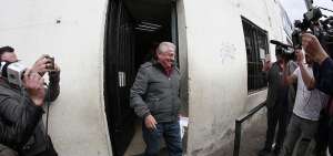 Alrededor de las 16:10 de este jueves el exdirigente de f&uacute;tbol, Luis Chiriboga, abandon&oacute; el Centro de Rehabilitaci&oacute;n Social de Ambato.