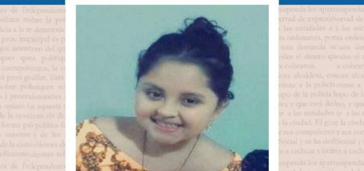 La Polic&iacute;a difundi&oacute; esta imagen cuando Emilia fue declarada como desaparecida. 