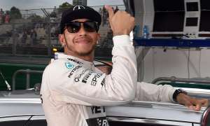 Hamilton supera a Vettel en segundos ensayos libres de Barcelona