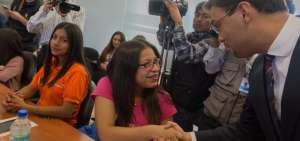 Las ni&ntilde;as llegaron a varias comisiones para presenciar las sesiones del d&iacute;a.