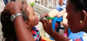 Un equipo de funcionarios de la Prefectura del Guayas organiz&oacute; una fiesta para los 9 ni&ntilde;os de Pedernales que se encuentran en Guayaquil con su t&iacute;a.