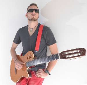 Sebasti&aacute;n Garc&iacute;a: &ldquo;Los momentos dif&iacute;ciles dejan buenas canciones&rdquo; 