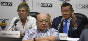 Carlos Villac&iacute;s (der.), presidente de la FEF, junto a Francisco Casal, propietario de la empresa uruguaya GolTV.