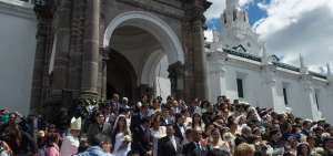107 parejas se casaron en una misma ceremonia en la Catedral Metropolitana