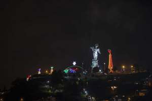 Se ilumin&oacute; el pesebre m&aacute;s alto del mundo (Galer&iacute;a)