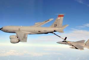 El avi&oacute;n cisterna KC-135 de EE.UU. se estrell&oacute; en el oeste de Irak durante una operaci&oacute;n militar.