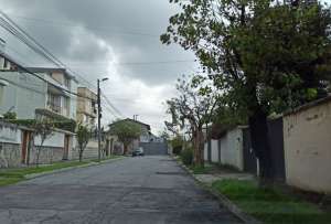 El cielo capitalino estuvo nublado durante la mañana de este jueves.