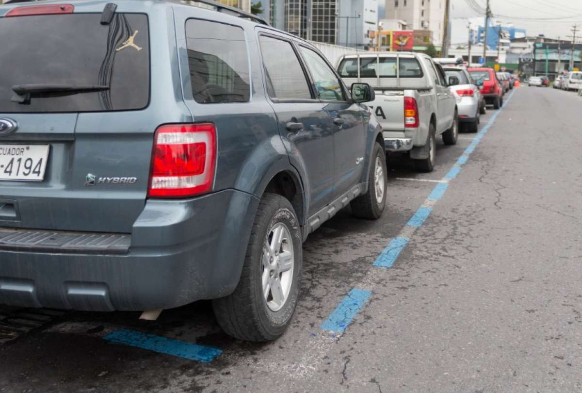Zona Azul estar&aacute; disponible hasta las 02:00 por las Fiestas de Quito