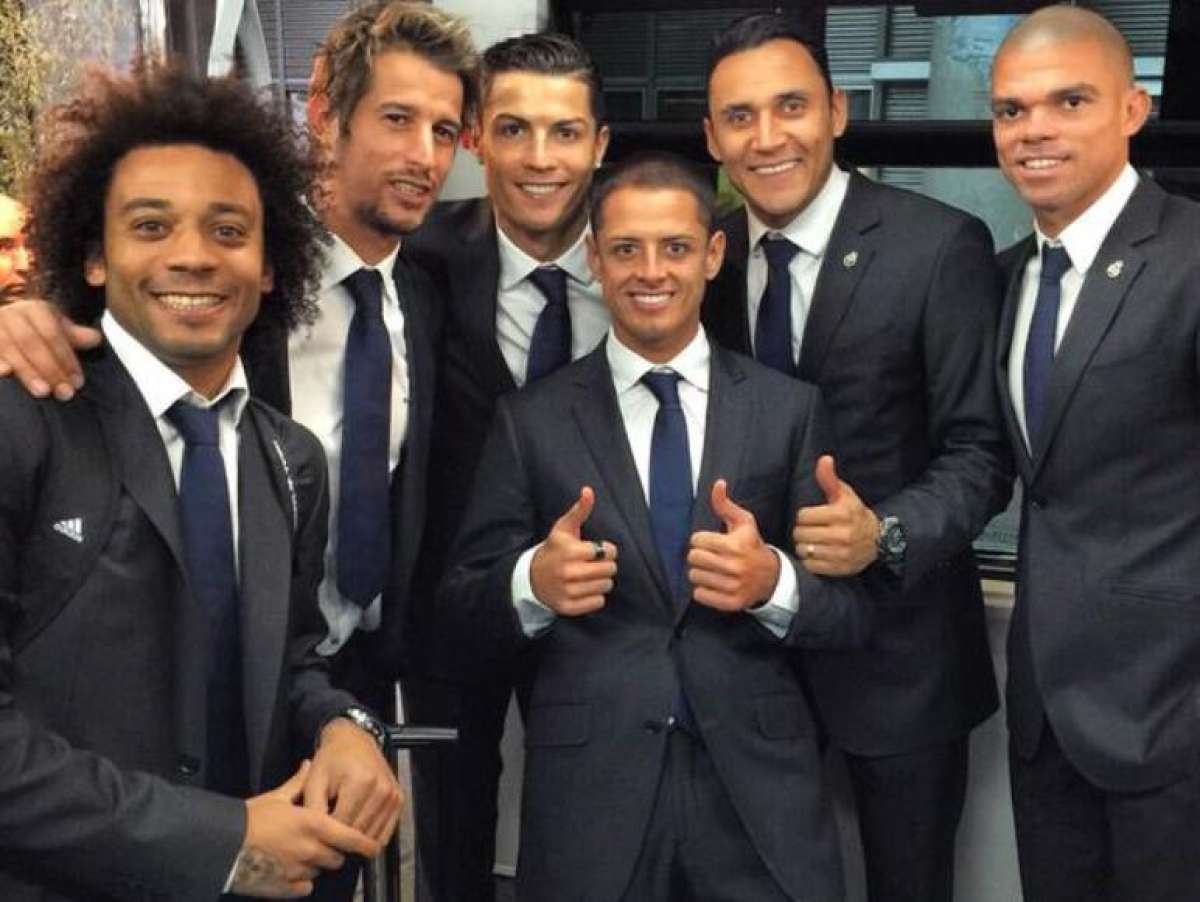 El lateral izquierdo pos&oacute; junto al mexicano Chicharito Hern&aacute;ndez, el costarricense Keylor Navas y los portugueses Cristiano Ronaldo, Pepe y Fabio Coentrao. Foto: Tomada de @MarceloM12
