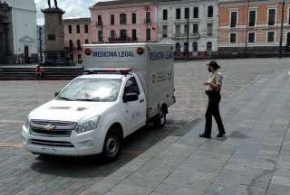 Hombre falleció en la plaza de Santo Domingo por supuesto covid-19