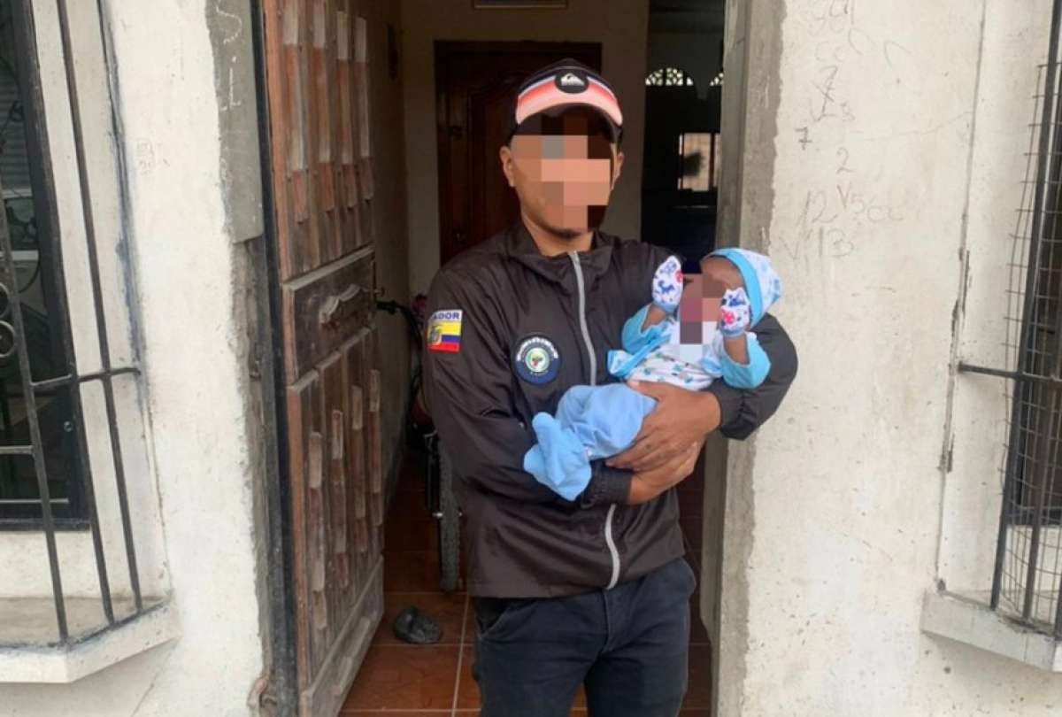 El pequeño Liam Espinoza fue hallado en una vivienda. Dos personas fueron detenidas.