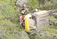 Vehículo cayó 200 metros en una quebrada en Malchinguí