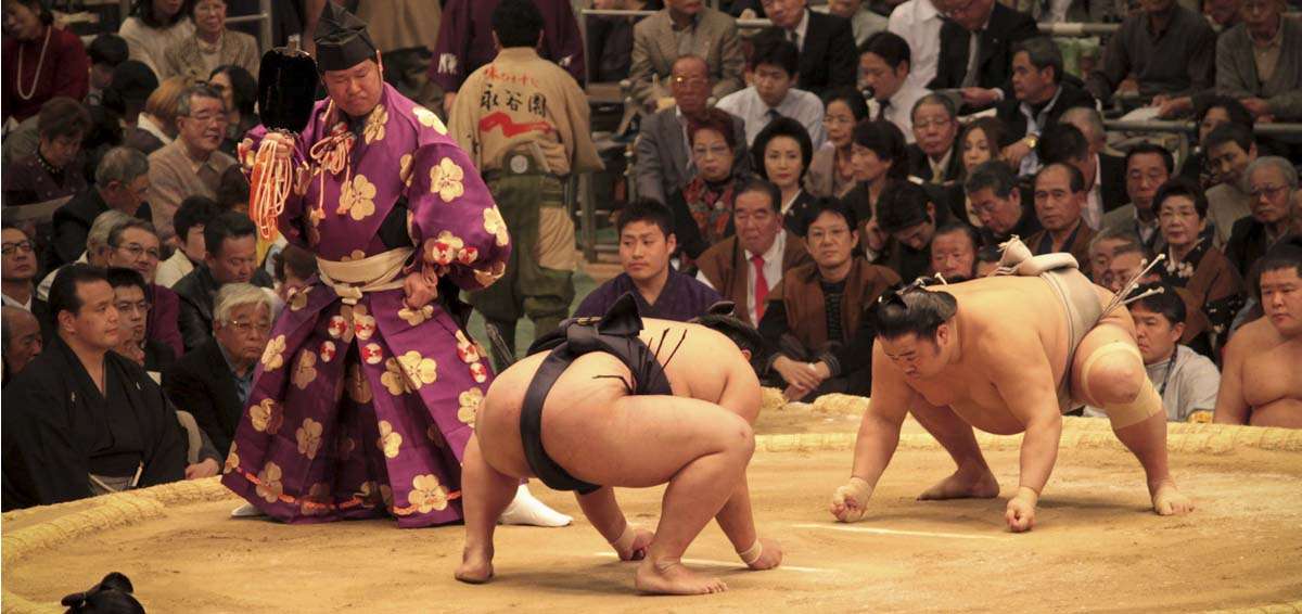 La lucha de sumo es uno de los deportes t&iacute;pico de los pa&iacute;ses orientales.