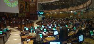 Consejeros van a la Asamblea para defenderse