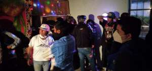 Menores ten&iacute;an fiesta en Quito, varios de ellos sin mascarillas, y con bebidas alcoh&oacute;licas