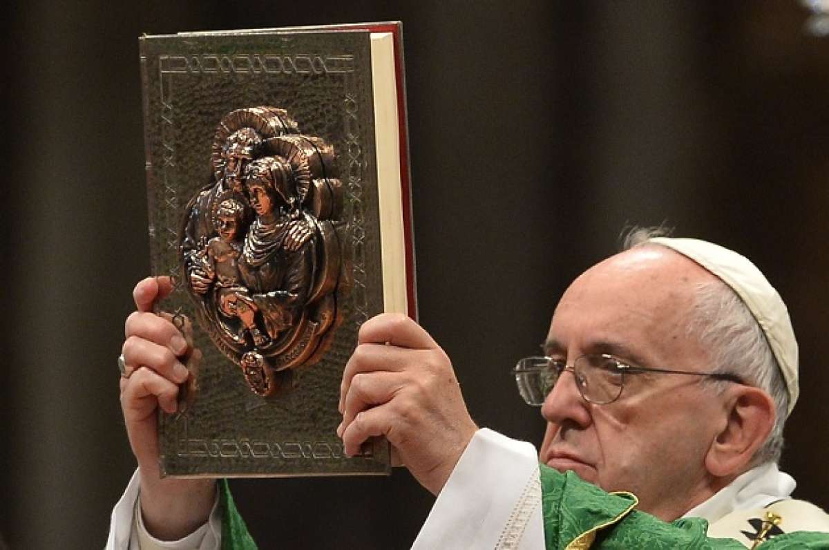 El Pont&iacute;fice reconoci&oacute; que la Iglesia debe defender los valores tradicionales en un "contexto social y matrimonial bastante dif&iacute;cil". Foto: AFP