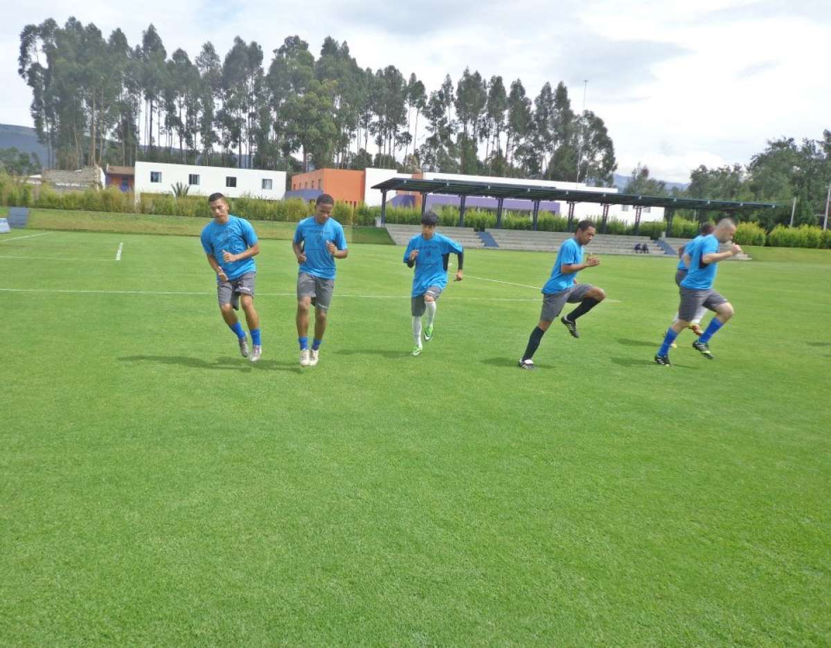 Durante los d&iacute;as 3 y 4 de mayo, los jugadores convocados cumplieron un trabajo planificado por el cuerpo t&eacute;cnico en el orden f&iacute;sico y t&eacute;cnico.