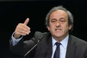 Platini: "Cambiar de presidente es la &uacute;nica manera de cambiar la FIFA"