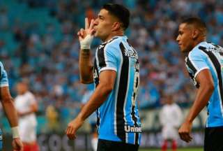 Luis Suárez marcó un &#039;hat trick&#039; en su primer partido con el Gremio