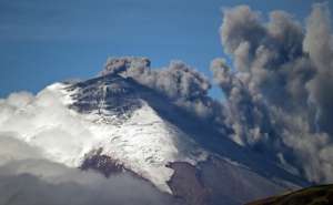Imagen del volc&aacute;n Cotopaxi captada desde Sangolqu&iacute;. Foto: AFP