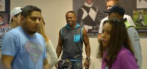 Walter Jones, quien interpret&oacute; a Zack Taylor en los Power Rangers, cobraba por tomarse fotos con los fans.