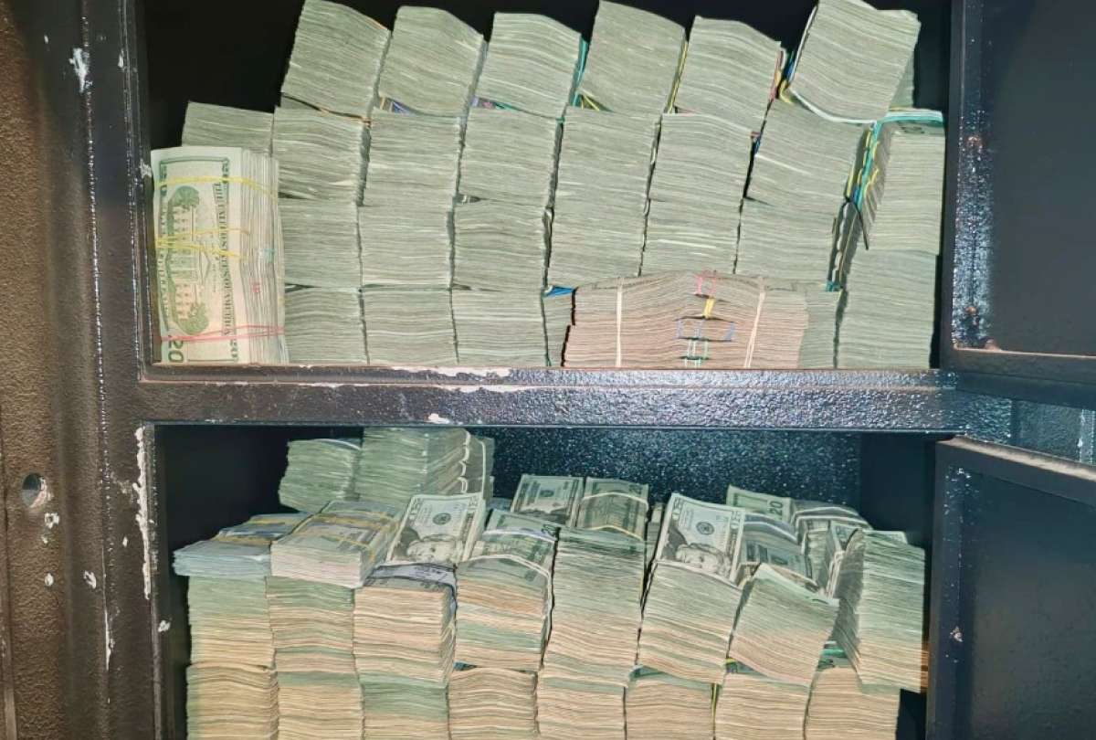 Gobierno vincula dinero hallado en Quito con actividad minera