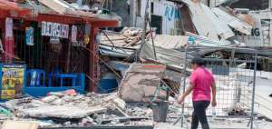 El terremoto de las 18:58 del s&aacute;bado 16 de abril destruy&oacute; locales comerciales a todo nivel, por lo que las fuentes de empleo y de ingresos se han visto afectadas.