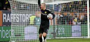 El joven noruego Haaland debuta con un hat-trick en la Bundesliga