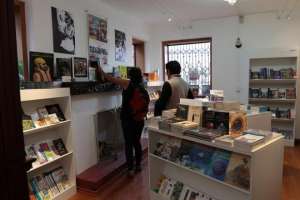 El Centro Cultural Carlos Fuentes, filial del Fondo de Cultura Econ&oacute;mica, se estableci&oacute; en Quito en junio pasado. Foto Andes