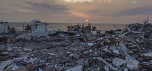 M&aacute;s de 6.622 viviendas y 71 kil&oacute;metros de v&iacute;as se destruyeron en Esmeraldas y Manab&iacute; en el terremoto del 16 de abril de 2016.