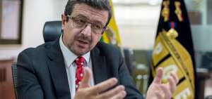 &Iacute;&ntilde;igo Salvador. Procurador del Estado.
