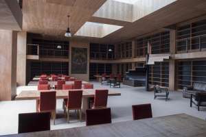 La nueva biblioteca en el edificio inaugurado hoy en la Universidad Andina estar&aacute; en funcionamiento a partir de octubre pr&oacute;ximo. Foto: Daniel Molineros/EL TEL&Eacute;GRAFO