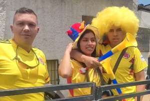 Colombianos reclaman porque no han podido encontrar entradas. 