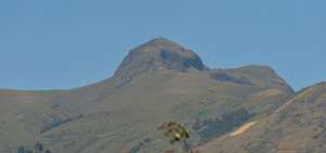 En lo alto del cerro Pilisurco se encuentran antenas de transmisi&oacute;n radial, televisi&oacute;n y telefon&iacute;a.