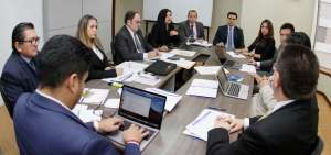 El pasado martes 21 de mayo, los seis integrantes del Comit&eacute; Expertos asumieron funciones y de inmediato iniciaron reuniones con delegados de la Judicatura.  