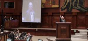 Los legisladores escucharon a representantes de la Coordinadora de Maestros Jubilados.