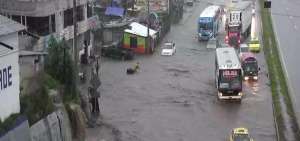 Acumulaci&oacute;n de aguas lluvia en los alrededores del Colegio T&eacute;cnico Ismael Proa&ntilde;o Andrade.
