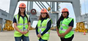 Dos ecuatorianas y una venezolana rompen con los estereotipos del llamado &ldquo;trabajo para hombres&rdquo;.