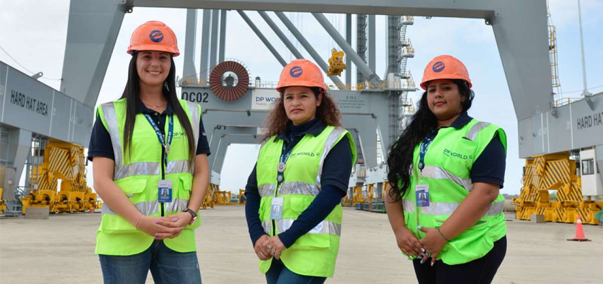 Dos ecuatorianas y una venezolana rompen con los estereotipos del llamado &ldquo;trabajo para hombres&rdquo;.