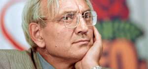 Miembro de la Academia francesa desde 2007, Max Gallo sufr&iacute;a de la enfermedad de Parkinson desde hac&iacute;a varios a&ntilde;os.