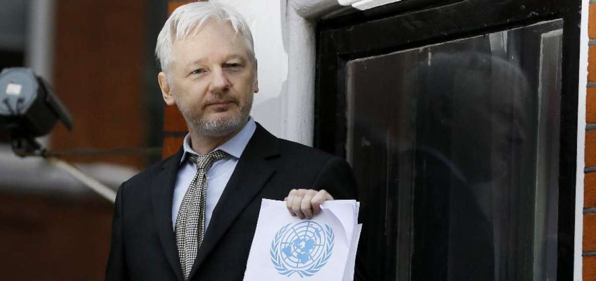 Fiscal&iacute;a sueca pide mantener la orden de detenci&oacute;n contra Assange
