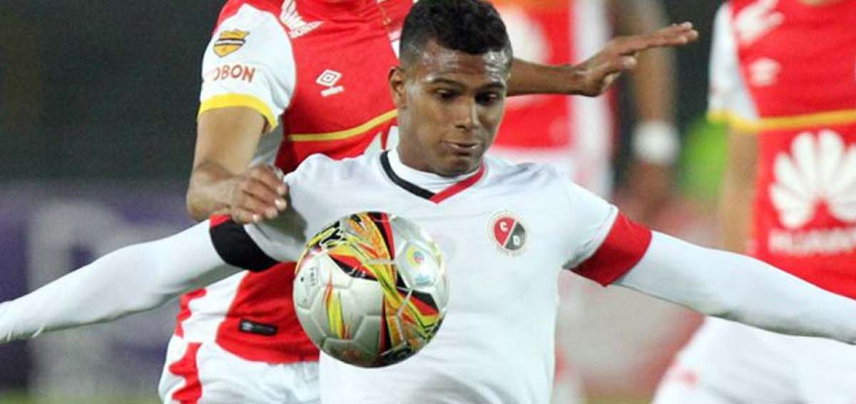 Emelec anuncia la contrataci&oacute;n de Est&eacute;fano Arango