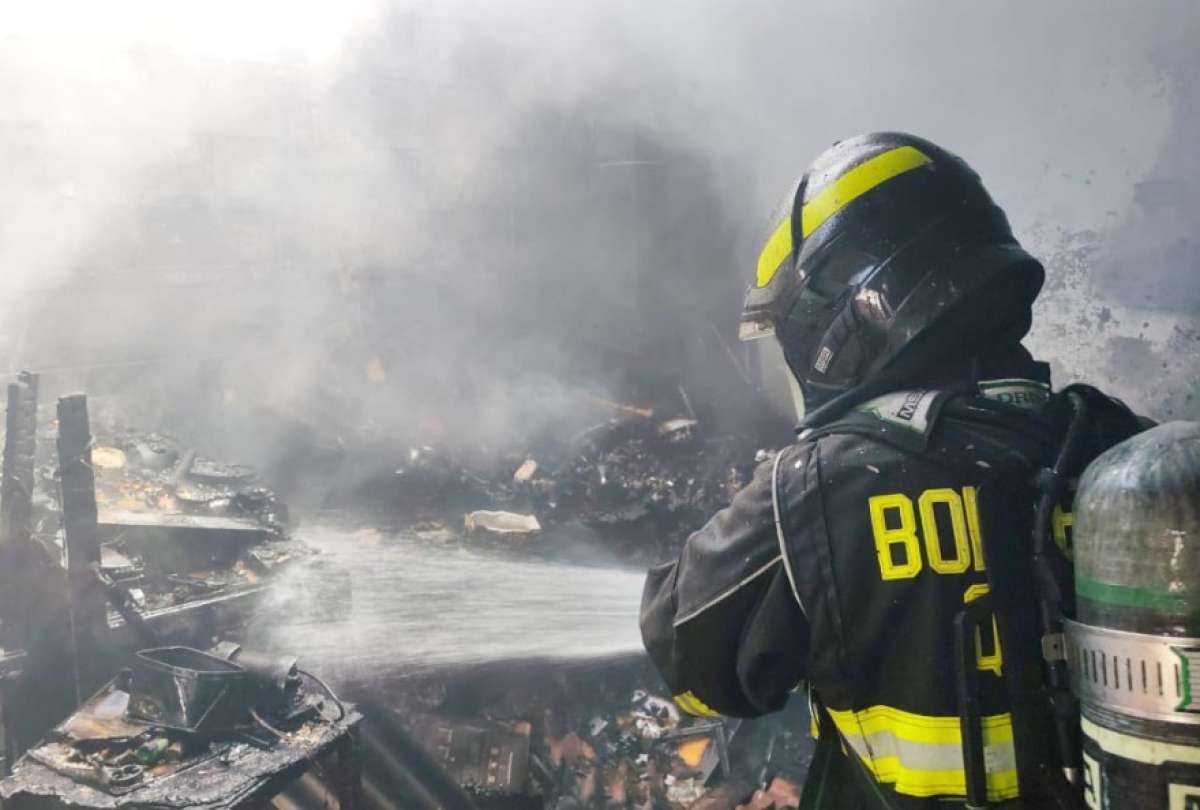 Incendio en vivienda en Conocoto fue controlado; investigan posibles causas